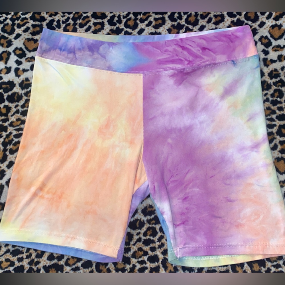 Women’s Tie-Dye Active Shorts — Purple & Peach